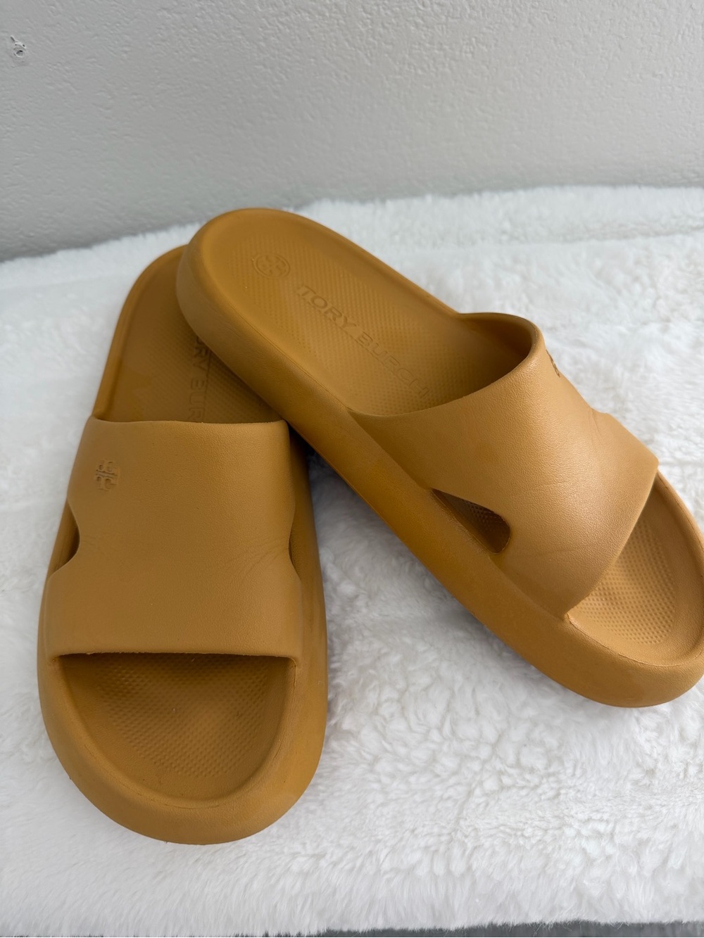 Tory Burch Mustard Tone 9B Slide Sandals